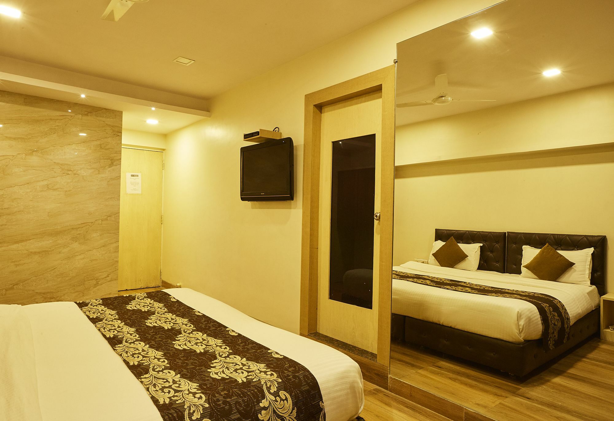 Hotel Alibaba 뭄바이 외부 사진